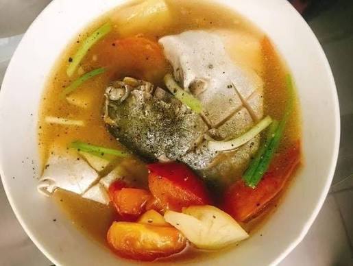 cá chim nấu canh chua